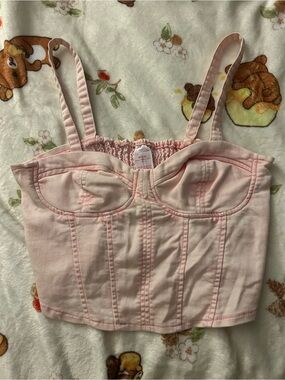 No Boundaries top